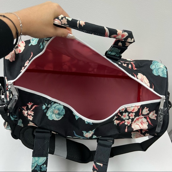 Herschel Novel Duffle - Default / Pastel Petals floral NWT - Picture 3 of 7